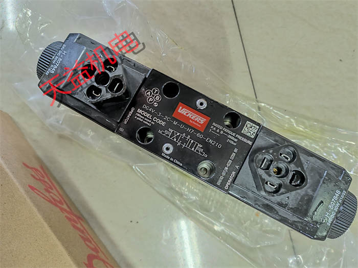 ? 天益機電威格士工業產品"DG4V 3 2A M U H7 60" "DG4V-3-2C-M-U-H7-60-EN210" "RVTS-04-3 YUTIEN" "3489204597 (1)" 